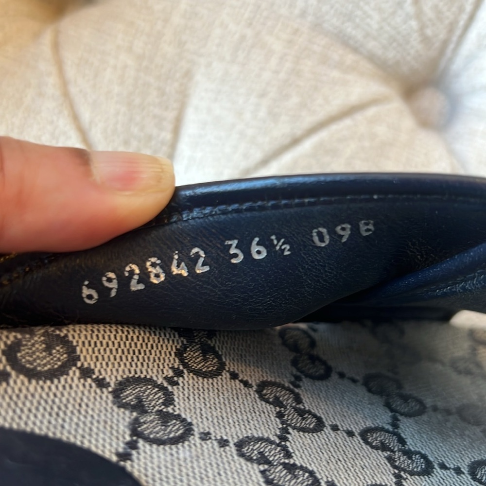 Gucci Women's Navy Blue and Cream Platform Sandals - Picture 7 of 8